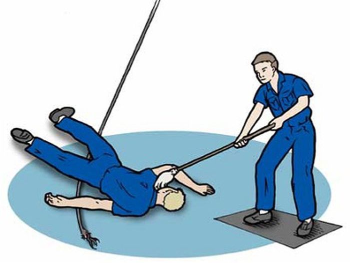 mo-bi-dien-giat-danh-con-gi-3-1 Nằm mơ thấy mình bị điện giật đánh con gì?